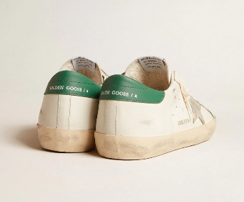 Super-Star en cuir blanc avec étoile en daim gris froid et contrefort en cuir vert