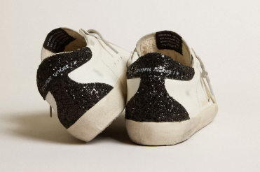 Super-Star avec étoile dorée et contrefort à paillettes noires