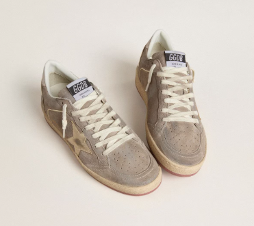 Ball Star pour femme en daim beige avec étoile en cuir lamé doré et inscription en perles