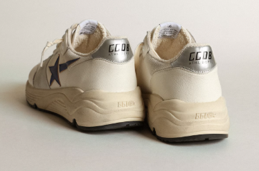 Running Sole en cuir et en résille blancs avec étoile en cuir lamé bleu