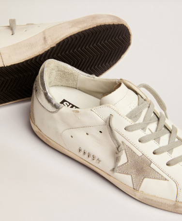 Super-Star femme avec contrefort argenté et lettrage avec clous en métal