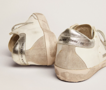 Super-Star femme avec contrefort argenté et lettrage avec clous en métal